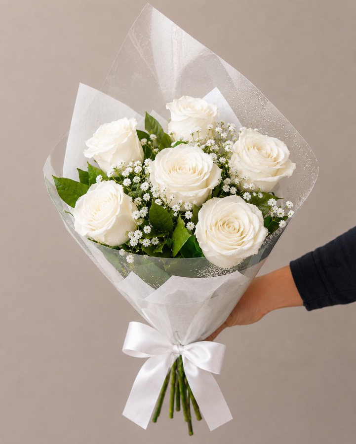Buquê 6 Rosas Brancas